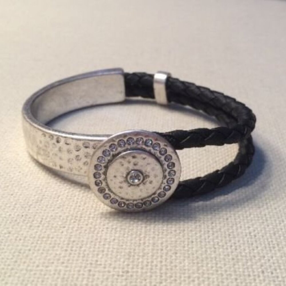 Buttons Retired Premier Designs Bracelet